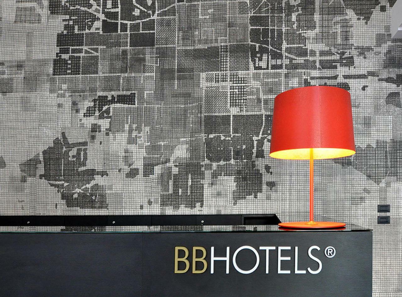 Bb Hotels Smarthotel Milano Linate ภายนอก รูปภาพ